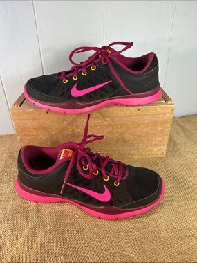 Nike Flex Trainer 3 Black and Hot Pink Low-Top Athletic Sneakers